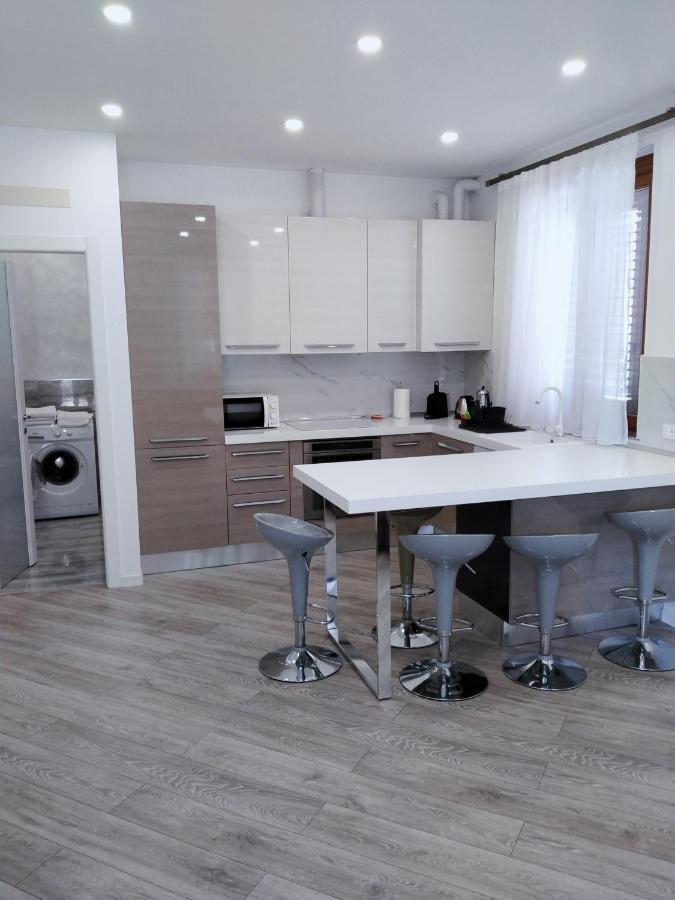 Casa vacanza Volintiru Villa Côme Esterno foto